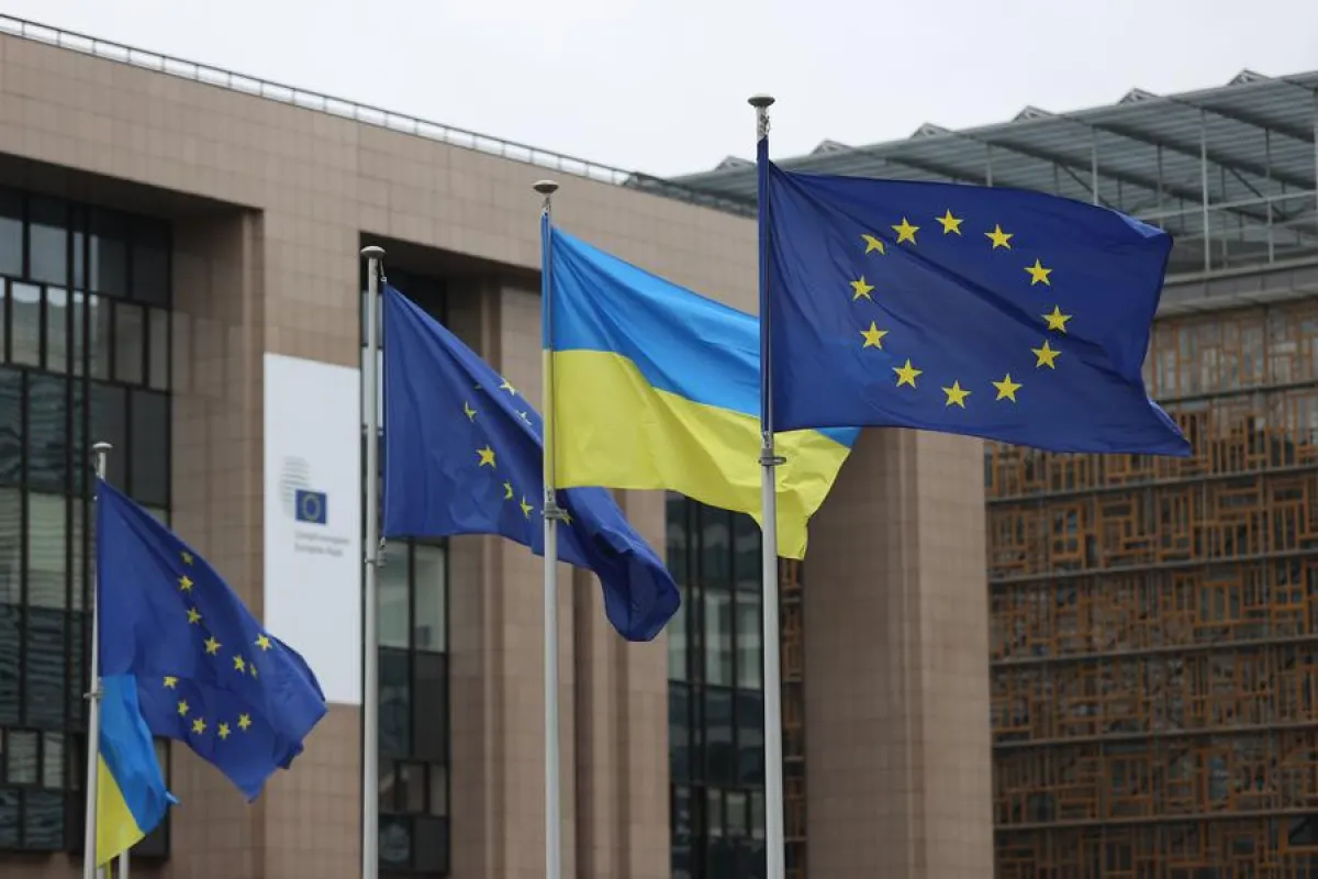 Председатель Европейского совета в соцсети X заявил, что ЕС продвигается по двум направлениям своей стратегии по Украине: наращиванию поддержки Киева и усилению давления на Россию ради «справедливого и устойчивого мира».