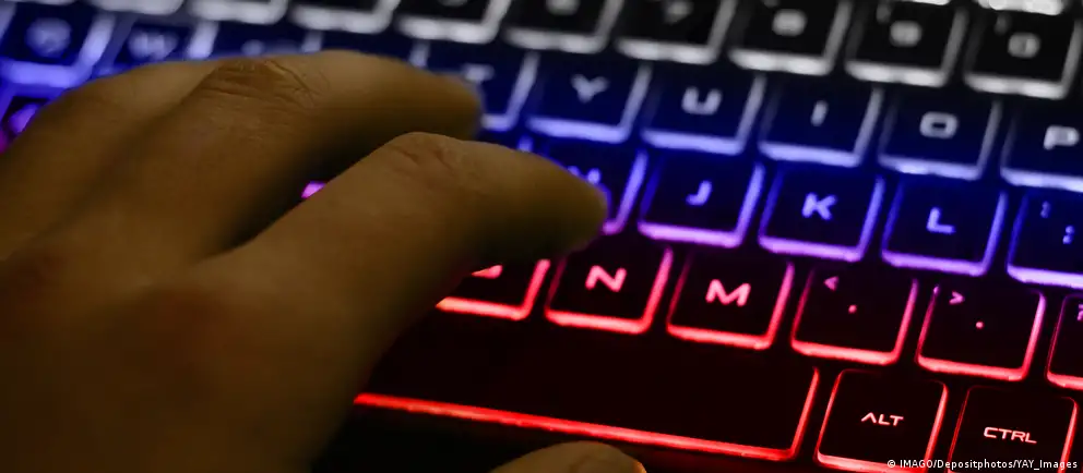 Минцифры разрабатывает механизм взимания платы за международный трафик — в том числе за использование VPN для доступа к запрещённым ресурсам; сборы в первую очередь коснутся мобильных сетей.