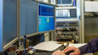 Минцифры предложило ввести административные штрафы для госструктур и компаний с госучастием за непереход на российское ПО и доверенные программно-аппаратные комплексы на объектах критической инфраструктуры к 2030 году.