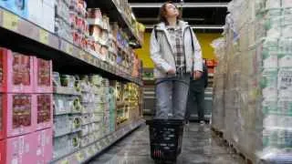 Руководитель военной разведки Швеции Томас Нильссон утверждает, что реальные темпы инфляции в России приблизились к 15%, а военные траты фактически поглощают до половины бюджета, несмотря на официально более скромные показатели.