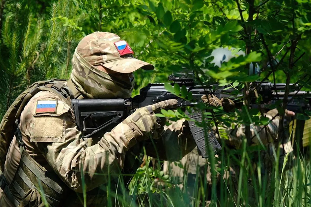 Аналитики Института по изучению войны считают, что требования Кремля захватить весь Донбасс не соответствуют фактической ситуации на фронте: замедление наступления, укрепления украинской обороны и контратаки делают перспективы такого сценария туманными.