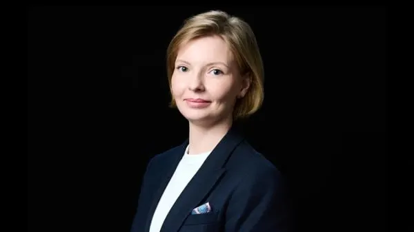 С 1 сентября владельцы и администраторы доменных зон .ru, .рф и .su обязаны пройти идентификацию через портал «Госуслуги». Новые правила меняют подход к управлению цифровыми активами и заставляют компании проверять владение портфелями доменов.