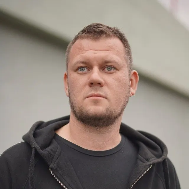 Минюст внёс в реестр «иностранных агентов» украинского блогера и журналиста Дениса Казанского. Он заявил, что не имеет российского гражданства и назвал само решение абсурдным, отмечая, что ожидал иного обвинения.