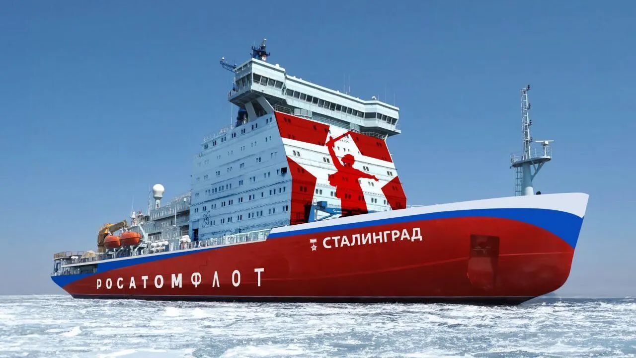 Рассматриваются два варианта: портовый сбор с экспортных грузов или плата до $2,75 за тонну на Северном морском пути в 2027–2035 гг. Это должно покрыть часть затрат на ледоколы «Ленинград» и «Сталинград».