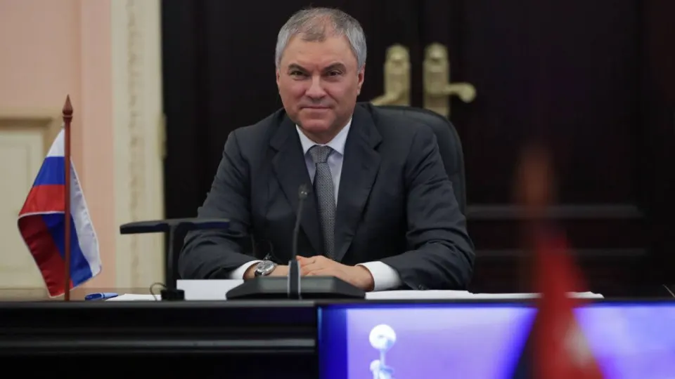 Спикер Госдумы заявил, что использование западного оружия и спутниковых технологий в ударах по гражданским может вынудить Россию ответить «оружием, которое не оставит следа», и поручил подготовить обращение к парламентам других стран.