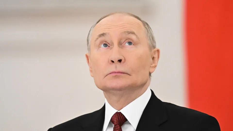 Закон дополняет план профилактики МВД положениями о предупреждении и пресечении уклонений от воинской обязанности и о противодействии искажению исторической правды; документ также соотносится с практикой круглогодичного призыва и расширением мобрезерва.