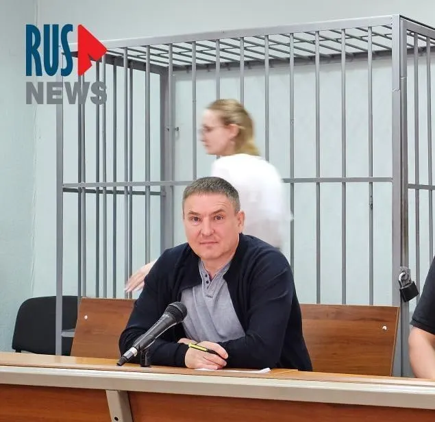 Суд отклонил иск правозащитника: в карцере бумагу и ручку выдают лишь на полтора часа в день, что часто недостаточно для подготовки защиты и ознакомления с материалами дела.