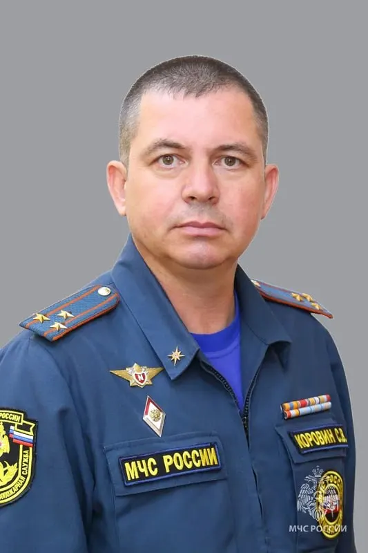 Президент 3 июня подписал указ о назначении полковника внутренней службы Сергея Коровина начальником краевого управления МЧС. Коровин — уроженец Курганской области, в системе МЧС служит более 25 лет и имеет большой оперативный опыт.