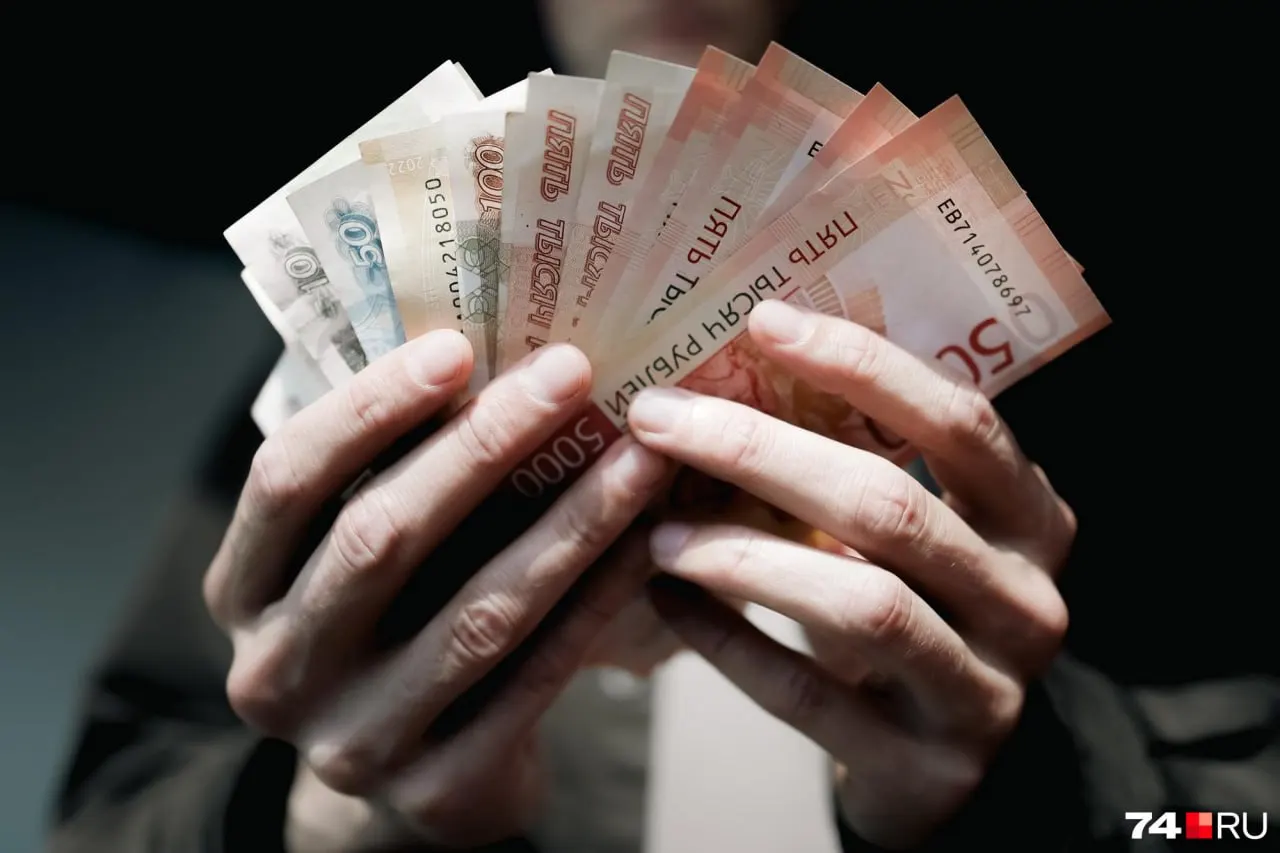 Планируется запуск программы, при которой работодатели будут перечислять взносы на индивидуальные счета сотрудников в НПФ; участие будет подключено автоматически с правом отказа. Ожидается, что это усилит пенсионные доходы и поможет удерживать персонал.