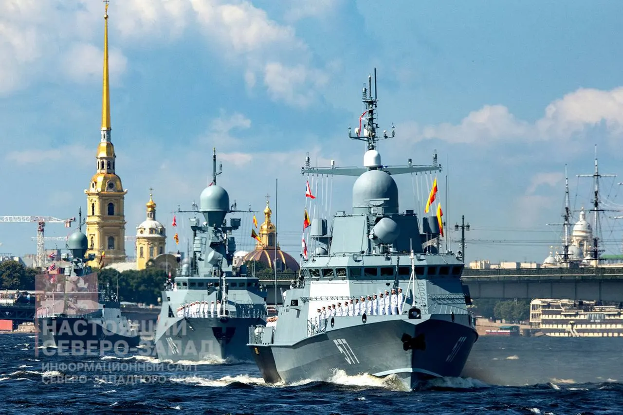 Минобороны приняло решение не проводить парад ко Дню ВМФ в Санкт‑Петербурге — это уже вторая подряд отмена крупных торжеств; ранее празднование проходило в сокращённом формате.