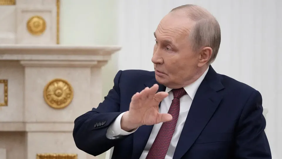 За последние годы в России активизировалась волна национализаций: у частных владельцев отбирают компании и активы, а бизнесменов вынуждают к крупным перечислениям в бюджет. Давление на элиту усиливается политическими и правовыми инструментами.