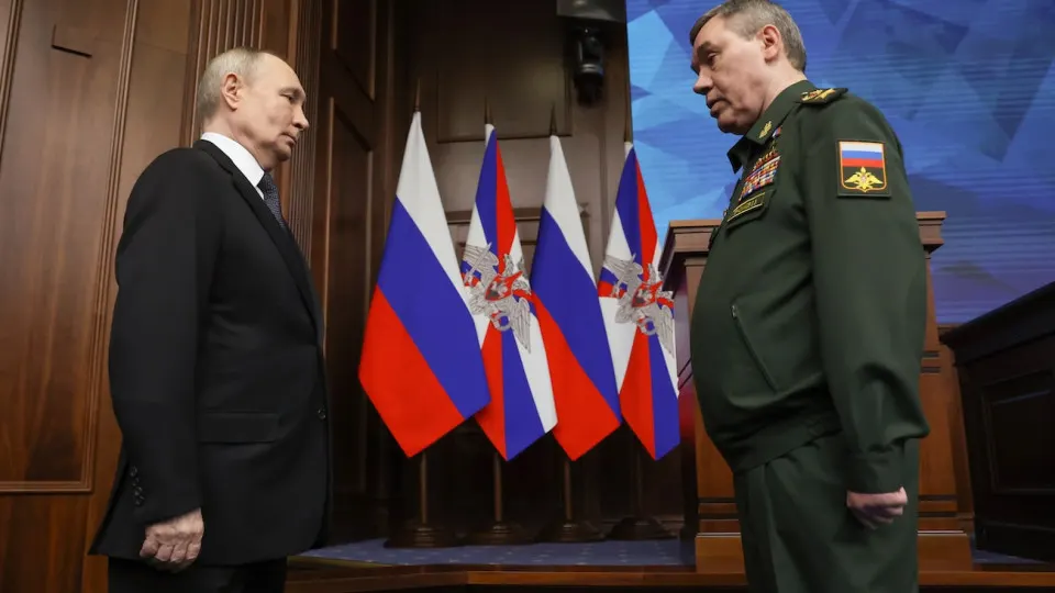 Российские войска в мае совершили около 7 тыс. штурмов — рост на 37,5% по сравнению с апрелем. При этом армия второй месяц подряд теряет территории, понеся в мае масштабные территориальные потери.