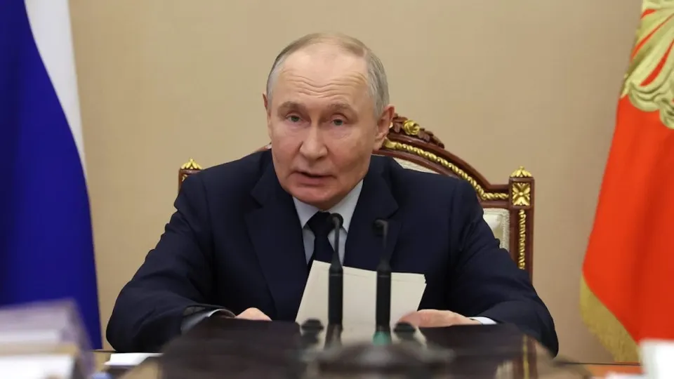 Президент заявил, что резкое сокращение вложений контролируемо и власти принимают меры. При этом данные показывают существенное падение инвестиций из‑за высоких ставок, снижения прибыли и внешних ограничений.