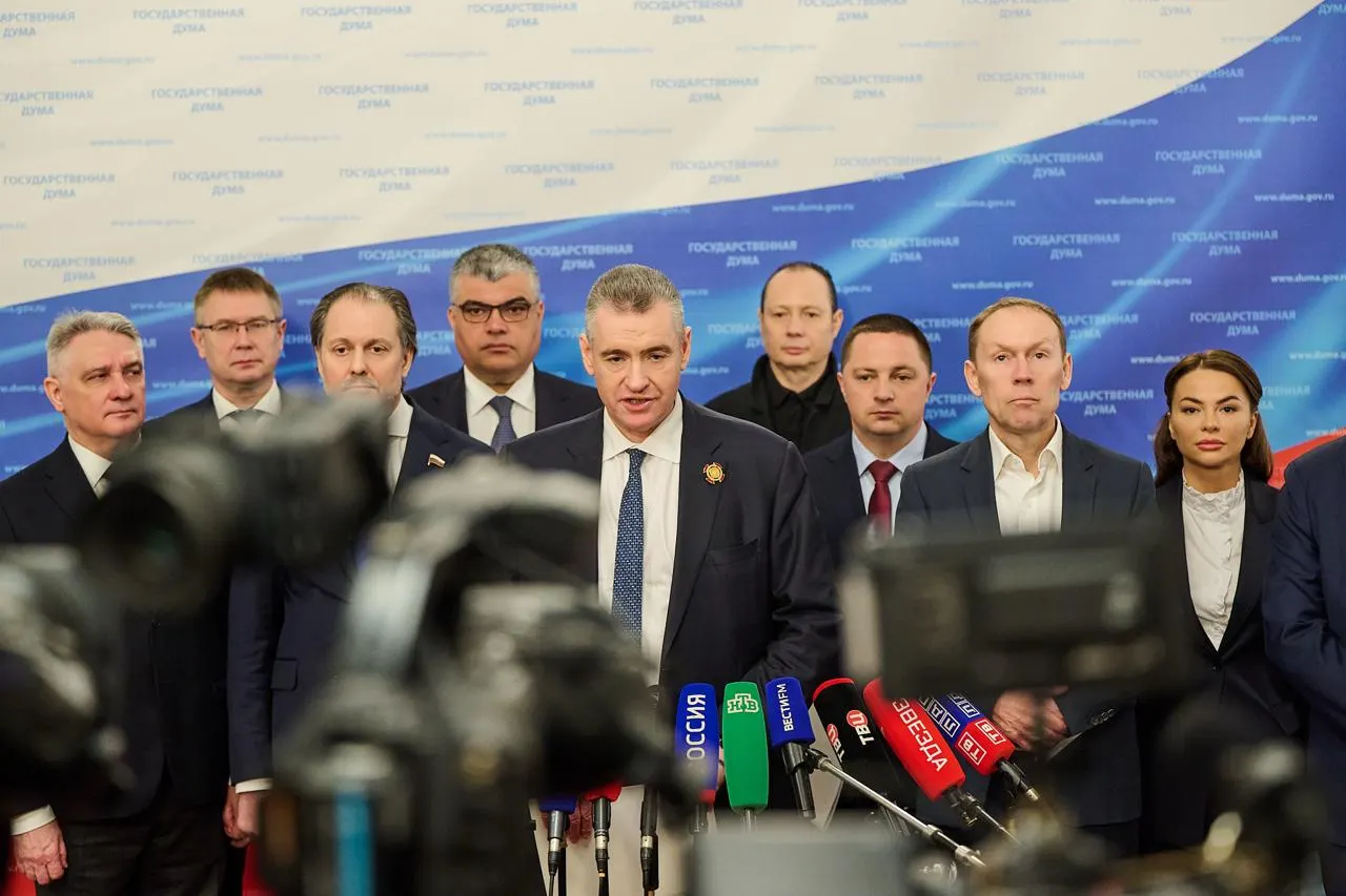 Партия направила в правительство законопроект об отмене штрафов за ряд формальных и устаревших нарушений — от потери паспорта и тонировки до самовольной перепланировки и случайного сбора грибов.