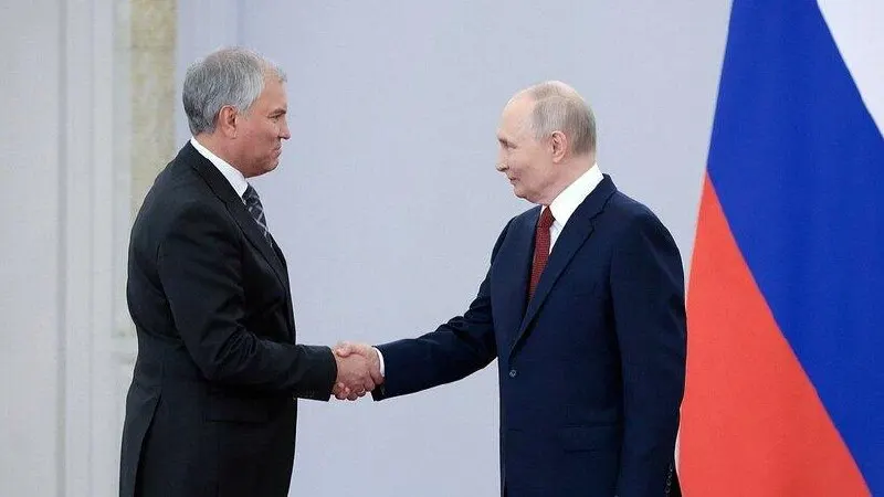 После вручения ордена депутат отметил вклад президента в формирование партийной системы, подчеркнув эффективность работы нынешней Госдумы и поддержка законов всеми фракциями.