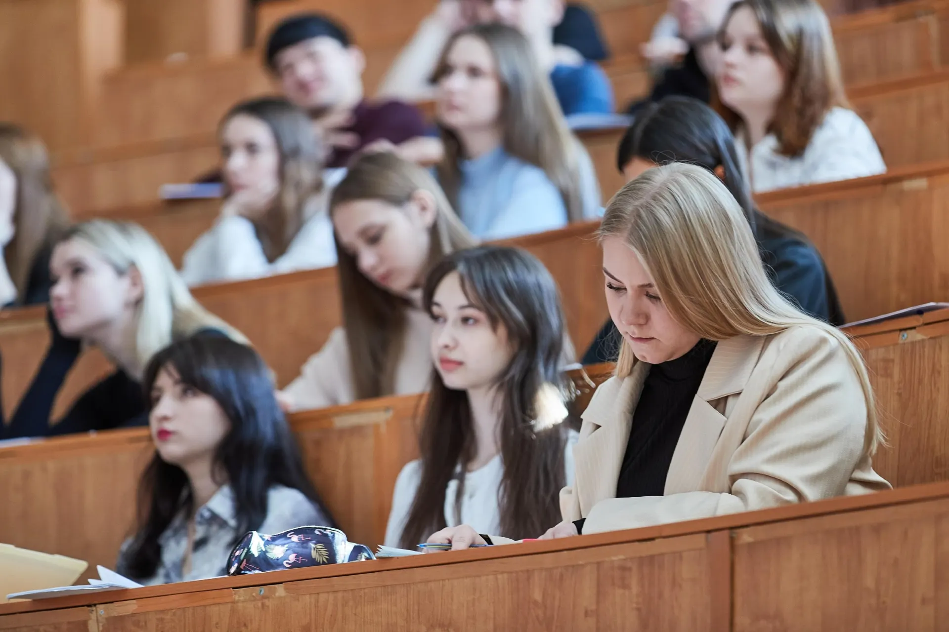 Новые нормы дают вузам право отчислять целевых студентов в любой момент и заменяют штрафы на компенсационные выплаты.