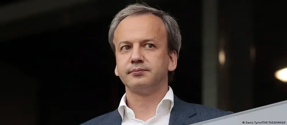 Аркадий Дворкович заявил, что будет оспаривать в суде своё включение в санкционный список ЕС и до решения суда отказался от исполнения обязанностей президента Международной шахматной федерации.