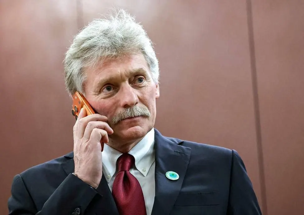 Представитель Кремля сообщил, что контакты с мессенджером ведутся, но заметной активности от него пока нет. Ограничения на работу Telegram действуют с 2025 года, однако сервис остаётся популярным и продолжает использоваться чиновниками.