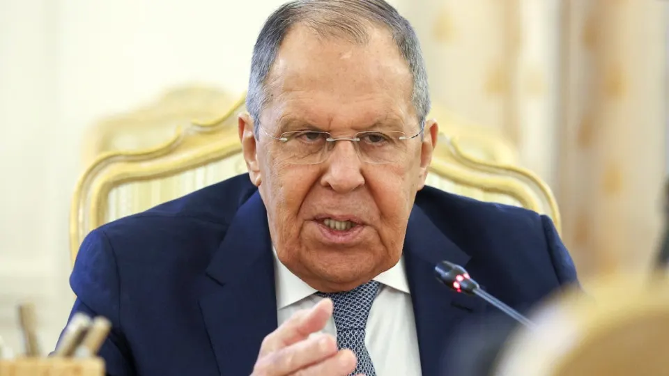 Министр иностранных дел Сергей Лавров заявил, что Москва не прекратит военные операции против Украины, пока не будут достигнуты цели, которые президент обозначил в июне 2024 года — включая требование капитуляции Киева и ряд политических условий.