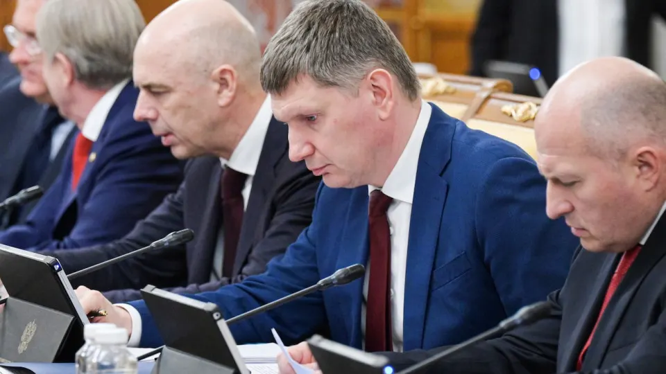 По оперативной оценке Минэкономразвития ВВП РФ в январе–мае прибавил всего 0,2%. За экономикой усиливается сегментация: Москва демонстрирует рост, тогда как большая часть страны скатывается в рецессию.