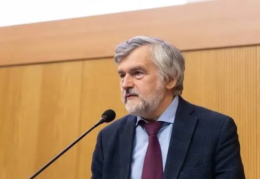 Главный экономист ВЭБа Андрей Клепач уволен после резонансного выступления о технологическом и экономическом отставании России; в биографии — длительная карьера и заметные заявления.