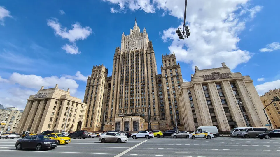 Москва утверждает, что заморозка конфликта без решения первопричин недопустима; власти критикуют западные подходы и настаивают на дипломатическом урегулировании.