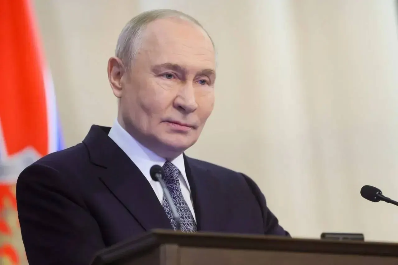 Президент поздравил десантников, подчеркнув их мужество и вклад в обеспечение обороноспособности в ходе специальной военной операции.