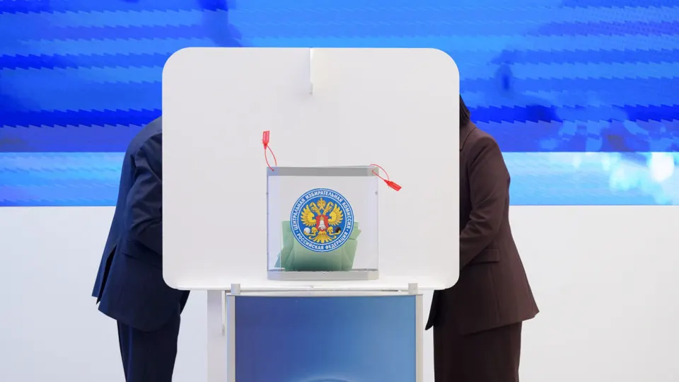 Расследование выявило принуждение к голосованию за определённых кандидатов и угрозы увольнения в разных регионах России.