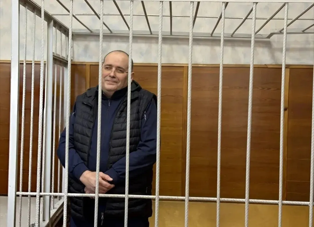 Бывшего замминистра ЖКХ признали виновным в крупной взятке; по совокупности наказаний ему грозит 14 лет в колонии и штрафы на сумму около 17 миллионов рублей.