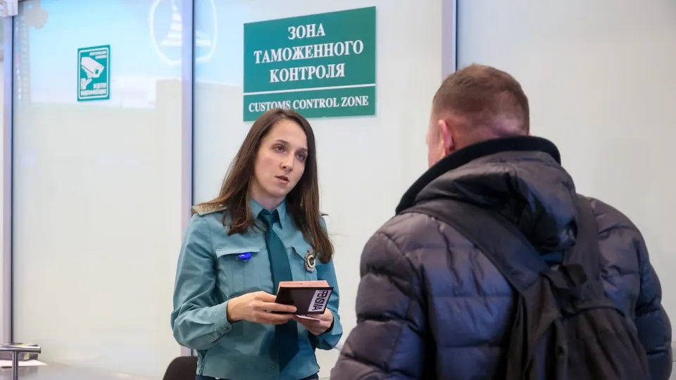 Новые правовые меры ограничивают вывоз золота и наличных за пределы России и расширяют контроль за денежными операциями внутри страны.