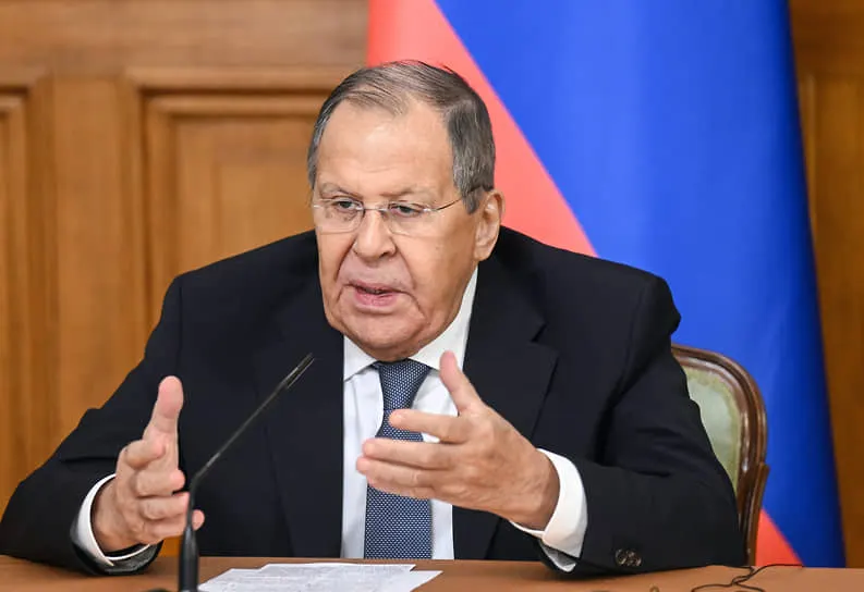 Министр иностранных дел заявил, что информационная война вокруг проводимой операции будет продолжаться и иметь тенденцию к обострению.
