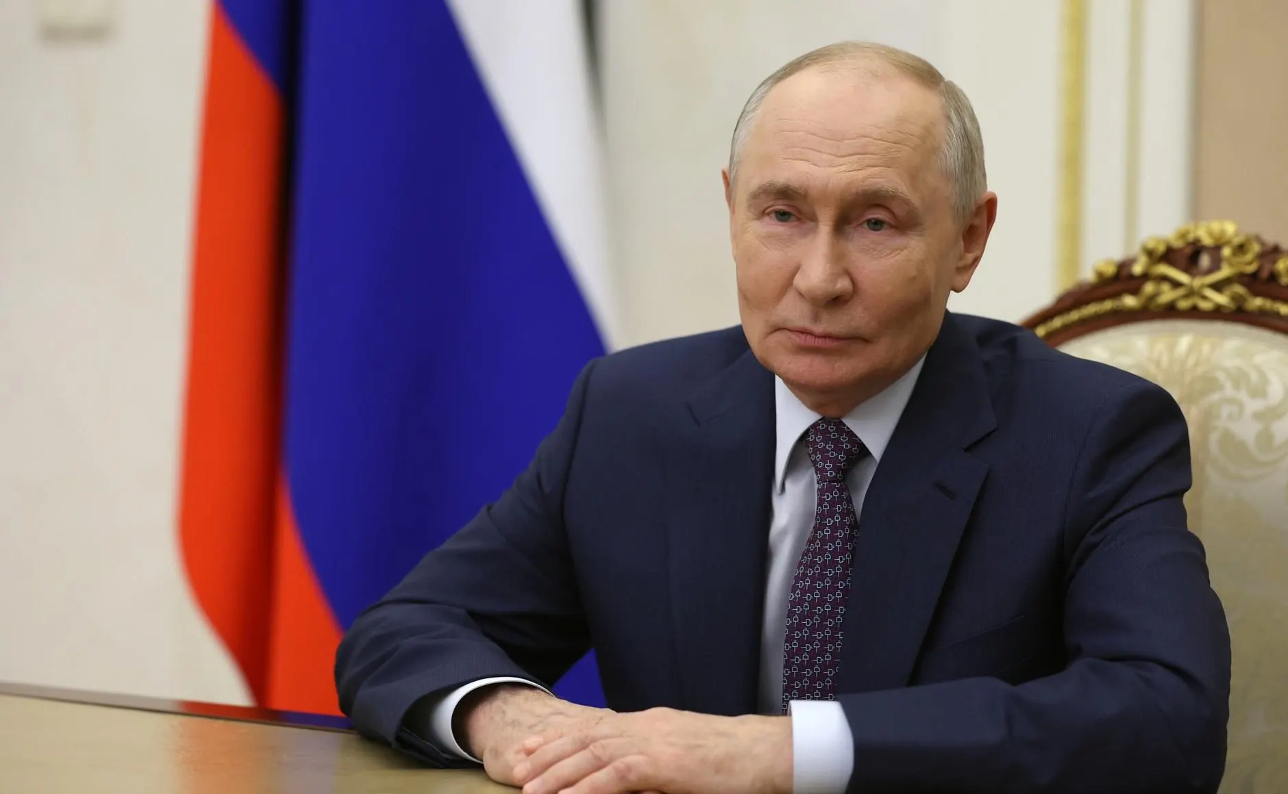 Президент поздравил всех учителей с профессиональным праздником и отметил важность их труда для развития страны.