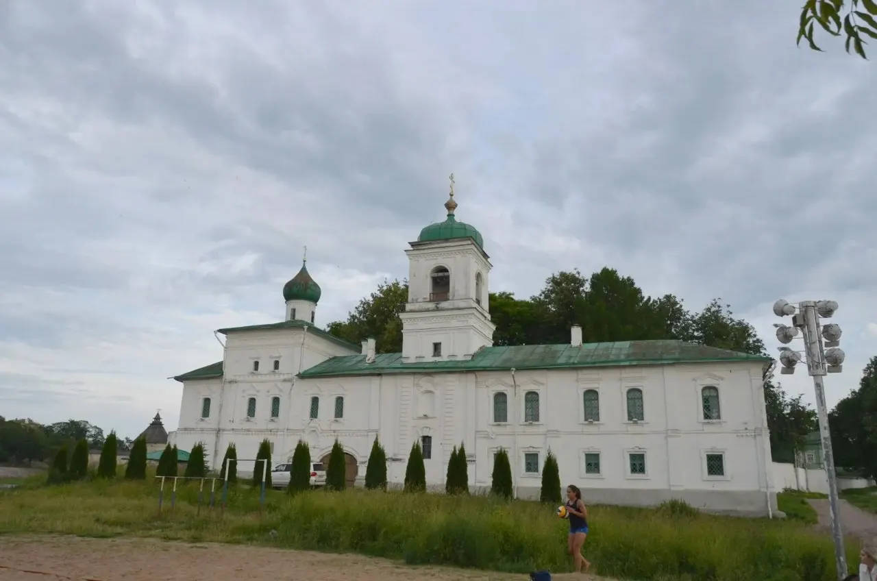 Мирожский монастырь и Спасо-Преображенский собор XII века в Пскове переданы Русской православной церкви; музей-заповедник и епархия работают над сохранением ансамбля и его памятников как объектов Всемирного наследия.